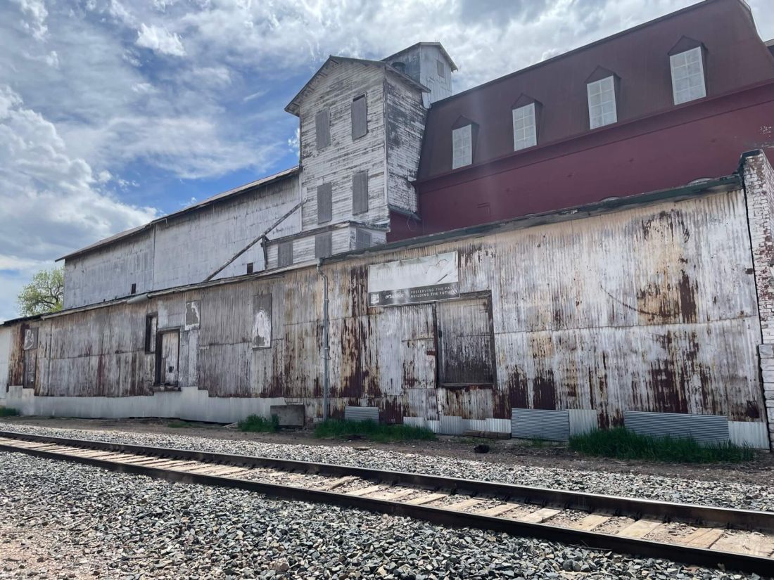 Artspace Feed & Grain