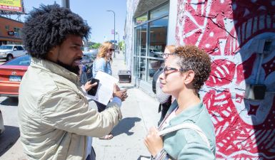 Immersion participants in conversation